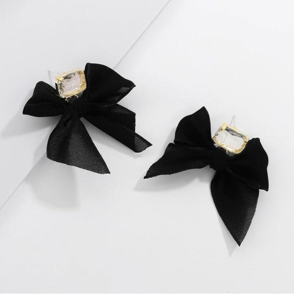 2/$30šµ Crystal & Bow Party Earrings Rhinestone Classic Embellished Jewelry NEW - Picture 3 of 10